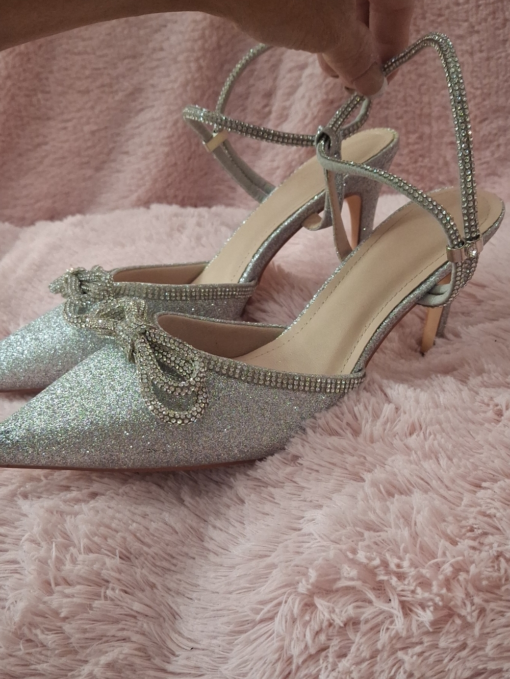 Silver Glitter Pointed-Toe Slingback Heels with Crystal Bow Like New Size 9
